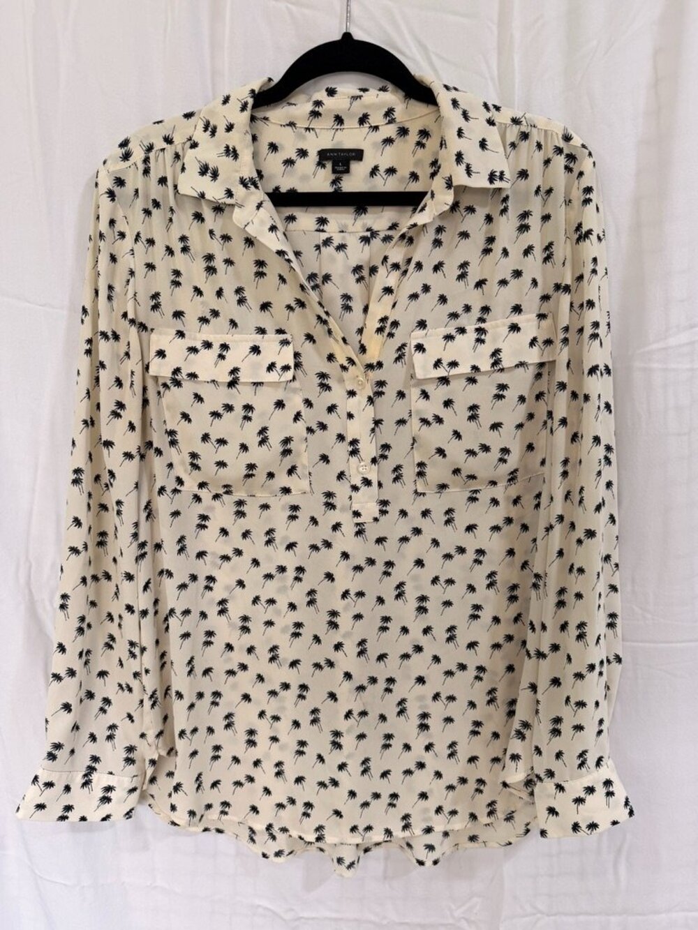 Ann Taylor Palm Tree Blouse | L | Like New